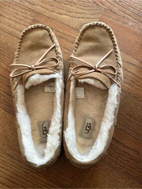 UGG Dakota Chestnut Suede Shearling-Lined Moccasin Slippers Womens Size 10